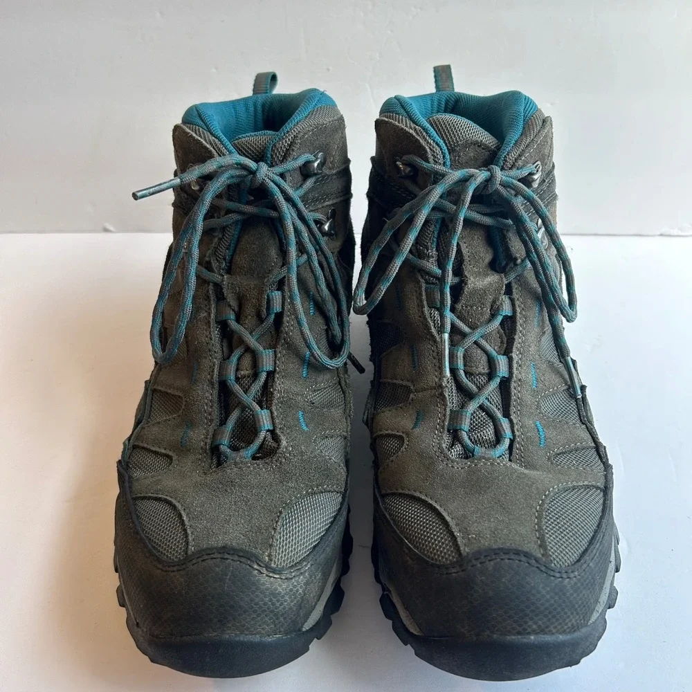 Clorts hiking boots